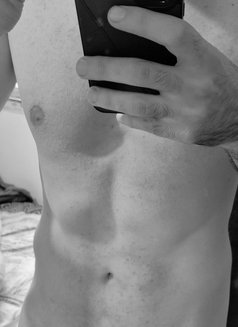 An0 - Acompañantes masculino in Beirut Photo 1 of 6
