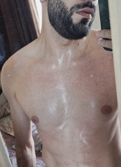 An0 - Acompañantes masculino in Beirut Photo 6 of 6