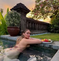 Ana - escort in Toronto