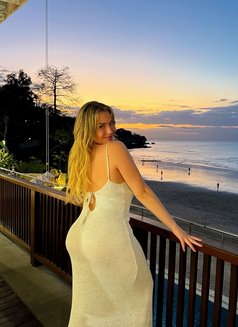 Ana - escort in Toronto Photo 3 of 4