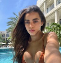 Ana - puta in Milan Photo 6 of 13