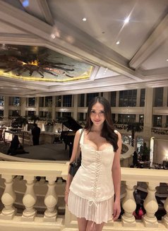 Valena - escort in Hong Kong Photo 4 of 15