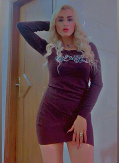 Ana - escort in Beirut Photo 1 of 4