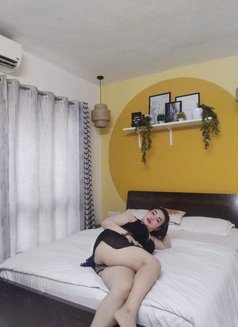 Ana Tran Sexy - puta in Pune Photo 3 of 9