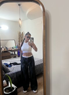 Ana - escort in Muscat Photo 4 of 5