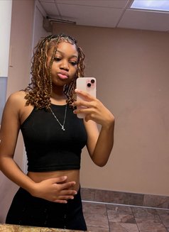 Anabel - puta in Dammam Photo 4 of 11