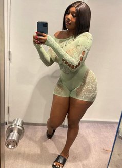 Anabel - escort in Dammam Photo 8 of 9