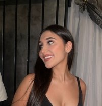Anabell - virgin - escort in Hong Kong Photo 1 of 9