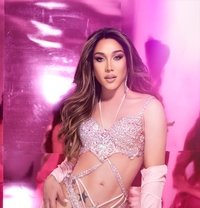 BARBIE FACE AND HORSE DICK - Acompañantes transexual in Dubai Photo 11 of 20