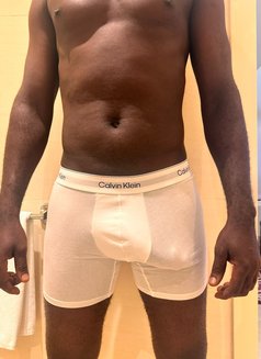 Anaconda27cmxxxl - Male escort in Dubai Photo 2 of 18