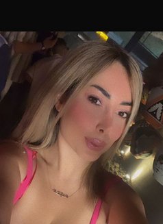 Anahita - puta in Dubai Photo 9 of 11