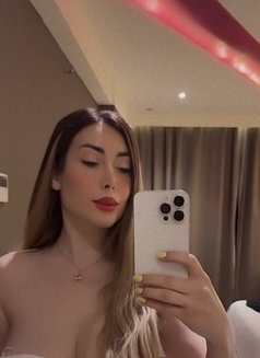 Anahita - escort in Muscat Photo 6 of 6
