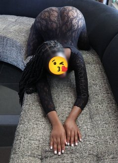 Anal babe 200$ - puta in Kampala Photo 4 of 4