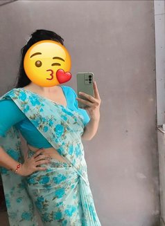 CAM/MEET BUSTY BHABHI - escort in New Delhi Photo 3 of 10