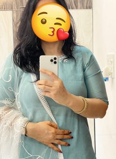 CAM/MEET BUSTY BHABHI - escort in New Delhi Photo 4 of 10