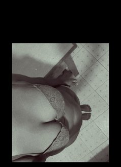 Anal Slut - puta in Nairobi Photo 2 of 3