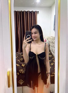 Analine - escort in Jeddah Photo 2 of 4