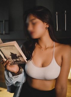 Anamika Aerocity - escort in New Delhi Photo 2 of 3