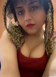 Anamika - Transsexual escort in Bangalore Photo 2 of 2