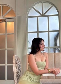 Anamika Khatri - puta in Kathmandu Photo 3 of 4