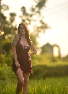 Anand Tantra - masseuse in Paris Photo 4 of 13