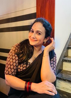 Anannya - escort in Kochi Photo 1 of 3