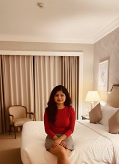 Ananya Cam and real meet - escort in Chennai Photo 2 of 7