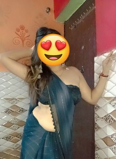 Ananya - escort in New Delhi Photo 3 of 6