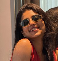 Ananya - puta in Ahmedabad