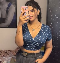 Ananya - puta in Hyderabad