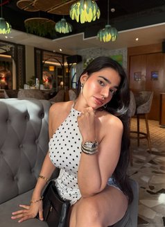 Ananya - escort in Mumbai Photo 4 of 8