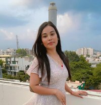 Ananya Pandey - puta in Udaipur