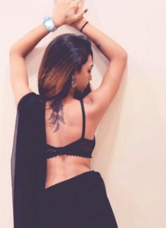 Ananya Roy - Acompañantes transexual in New Delhi Photo 2 of 6