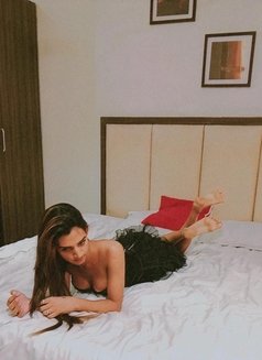 Ananya Roy - Transsexual escort in New Delhi Photo 1 of 8