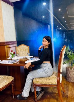 Ananya Roy Offers Real Meetups for Cash - puta in Kolkata Photo 3 of 4