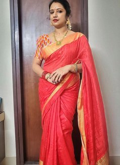 Ananya S - escort in Kochi Photo 1 of 4