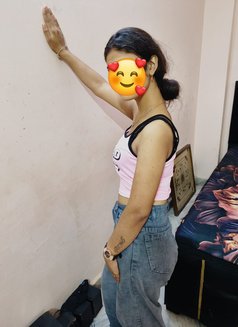 Ananya, Single Aln Hot West Delhi Girl - puta in New Delhi Photo 2 of 7