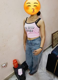Ananya, Single Aln Hot West Delhi Girl - puta in New Delhi Photo 5 of 7