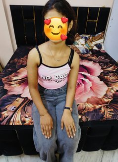 Ananya, Single Aln Hot West Delhi Girl - puta in New Delhi Photo 6 of 7