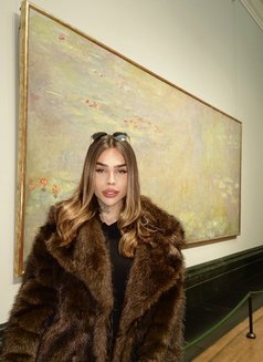 Anastasia Fabergé - Transsexual escort in Dubai Photo 9 of 10