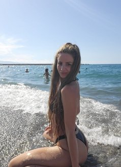 ANASTASIA GREEK GIRL IN CENTRAL LONDON - puta in London Photo 15 of 17