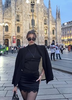 Anastasia - puta in Dubai Photo 9 of 9