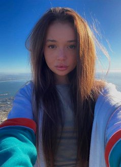 Anastasia - puta in Phuket Photo 3 of 11