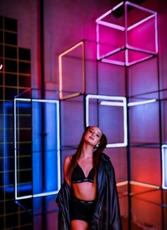 Anastasia - puta in Phuket Photo 5 of 11