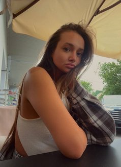 Anastasia - puta in Phuket Photo 7 of 11