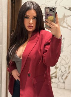 Anastasia - escort in Dubai Photo 5 of 7