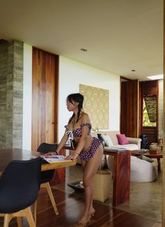 Anastasia - escort in Makati City Photo 2 of 7