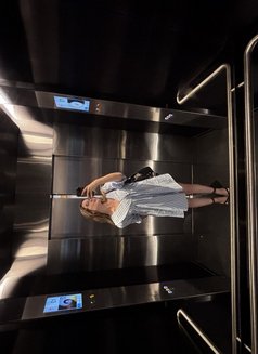 Anastasia - puta in Barcelona Photo 10 of 10