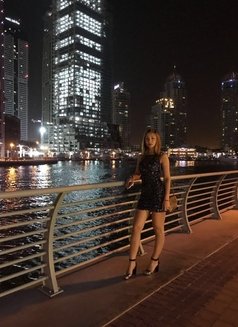Anastasia - puta in Doha Photo 6 of 8