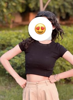 Anaya - escort in New Delhi Photo 4 of 6